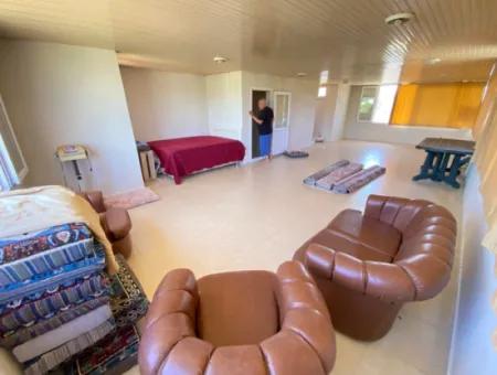 Doğanbey De Köşe Villa Tek Müstakil Geniş Bahçeli Ultra Lükx Satılık 4+1 Villa