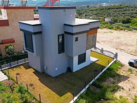 Ürkmez De Deniz Manzaralı Tek Müstakil 3+1 Villa