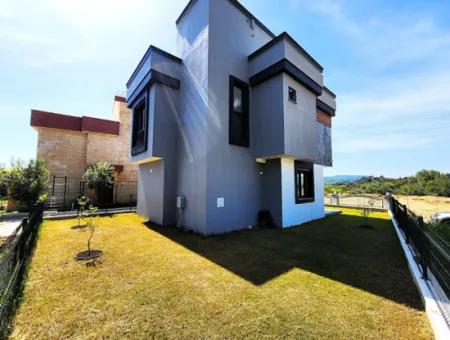 Ürkmez De Deniz Manzaralı Tek Müstakil 3+1 Villa