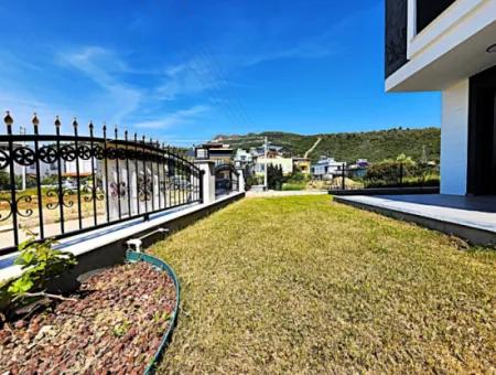 Ürkmez De Deniz Manzaralı Tek Müstakil 3+1 Villa