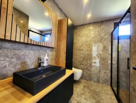Ürkmez De Deniz Manzaralı Tek Müstakil 3+1 Villa