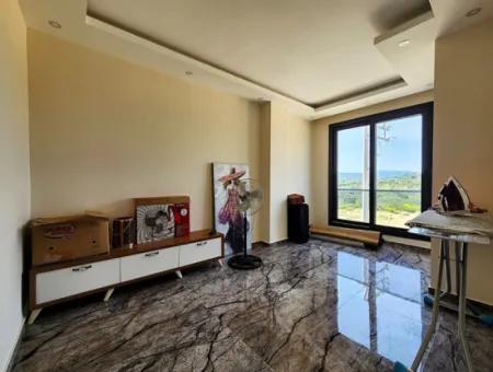 Ürkmez De Deniz Manzaralı Tek Müstakil 3+1 Villa