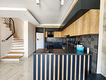 Ürkmez De Deniz Manzaralı Tek Müstakil 3+1 Villa