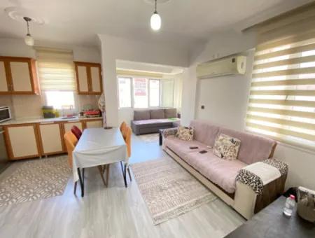 Ürkmez De Merkezde Denize 350M Geniş Ferah Yapılı Satılık 2+1 Daire