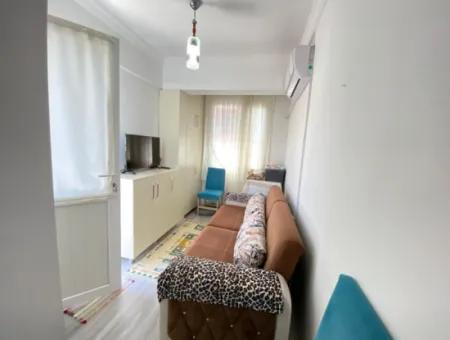 Ürkmez De Merkezde Denize 350M Geniş Ferah Yapılı Satılık 2+1 Daire