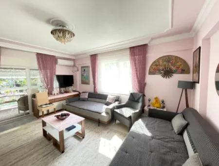 Ürkmez De Merkezinde Denize 350Mt Bahçeli Lüks Satılık 2+1 Daire