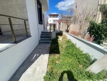 Seferihisar Doğanbey De Denize 350Mt Bahçeli Satılık 3+1 Villa