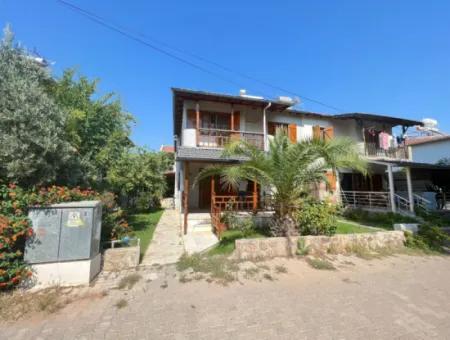 Seferihisar Ürkmezde Deniz Tarafınde Satılık 3+1 Villa