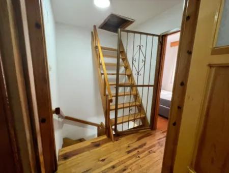 Seferihisar Ürkmezde Deniz Tarafınde Satılık 3+1 Villa