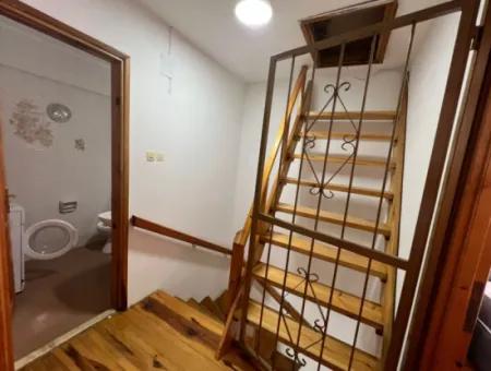 Seferihisar Ürkmezde Deniz Tarafınde Satılık 3+1 Villa