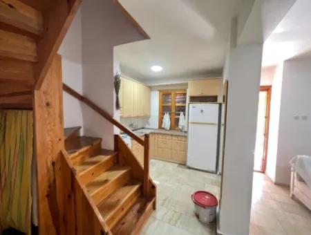 Seferihisar Ürkmezde Deniz Tarafınde Satılık 3+1 Villa