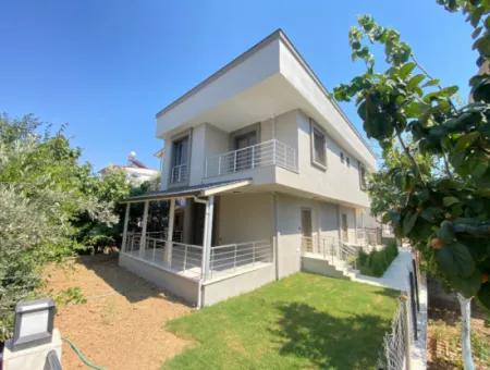 Seferihisar Doğanbey De Geneş Bahçeli Denize 300Mt Satılık 2+1 Villa