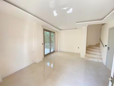 Seferihisar Doğanbey De Geneş Bahçeli Denize 300Mt Satılık 2+1 Villa