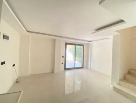 Seferihisar Doğanbey De Geneş Bahçeli Denize 300Mt Satılık 2+1 Villa