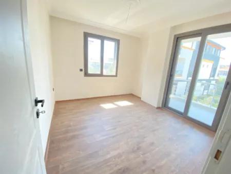 Seferihisar Doğanbey De Geneş Bahçeli Denize 300Mt Satılık 2+1 Villa