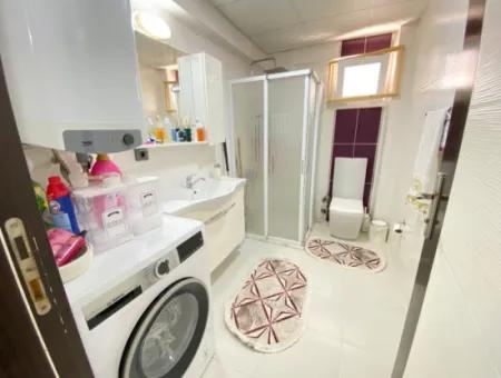 Seferihisar Ürkmez'de Otoparklı Ara Kat Denize 250Mt Satılık 2+1 Daire