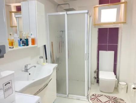 Seferihisar Ürkmez'de Otoparklı Ara Kat Denize 250Mt Satılık 2+1 Daire