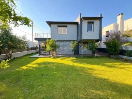 Doğanbey De Denize 50M Mesafede 307M2 İçinde Tekmüstakil Villa