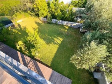 Doğanbey De Denize 50M Mesafede 307M2 İçinde Tekmüstakil Villa