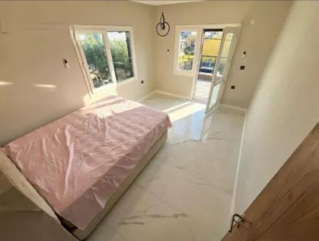 Doğanbey De Denize 50M Mesafede 307M2 İçinde Tekmüstakil Villa