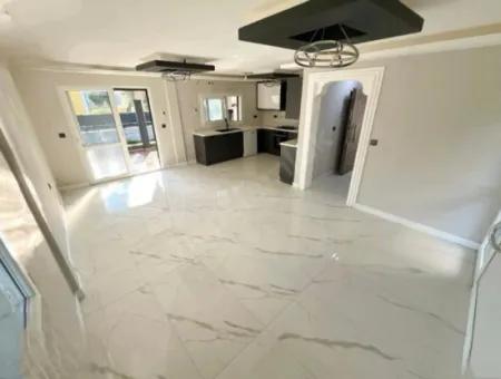 Doğanbey De Denize 50M Mesafede 307M2 İçinde Tekmüstakil Villa