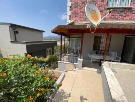 Seferihisar Ürkmez De Deniz Tarafda Köşe Cepheli Satılık 1+1 Daire