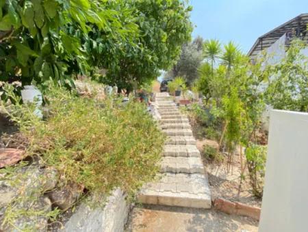 Seferihisar Ürkmez De Deniz Tarafda Köşe Cepheli Satılık 1+1 Daire