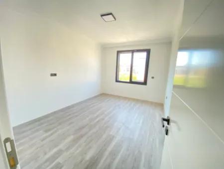 Seferihisar Doğanbey De Köşe Villa Denize 750Mt Satılık 3+1