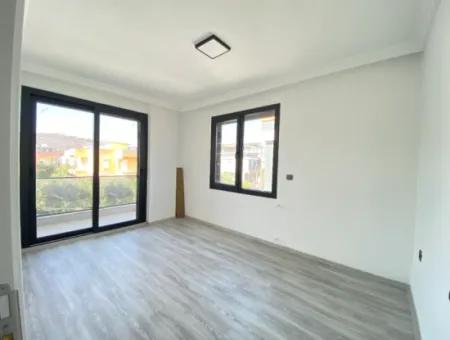 Seferihisar Doğanbey De Köşe Villa Denize 750Mt Satılık 3+1