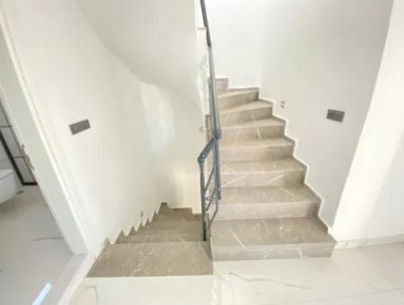 Seferihisar Doğanbey De Köşe Villa Denize 750Mt Satılık 3+1