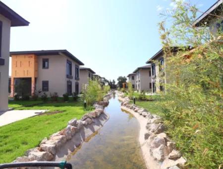 Seferihisar Doğanbey De Tek Müstakil Site İçerisinde Satılık 3+1 Villa