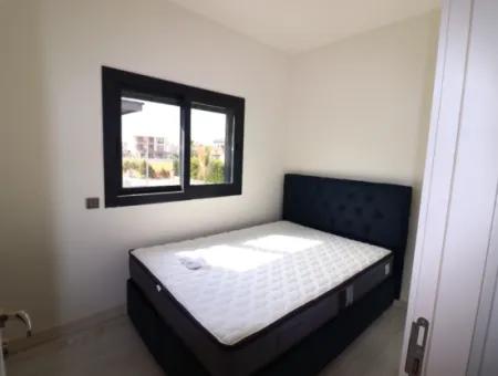 Seferihisar Doğanbey De Tek Müstakil Site İçerisinde Satılık 3+1 Villa
