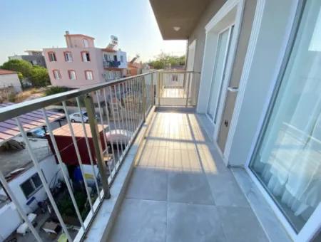 Gümüldür De Full Eşyalı Full Deniz Asansörlüdür Satılık 1+1 Daire