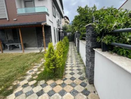 Özdere Çukuraltı De Full Eşyalı Lükx Satılık 3+1Villa