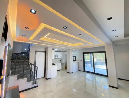 Doğanbey De Tek Mustakil Akıllı Ev Sistemli Ultra Lükx Satılık 3+1 Villa