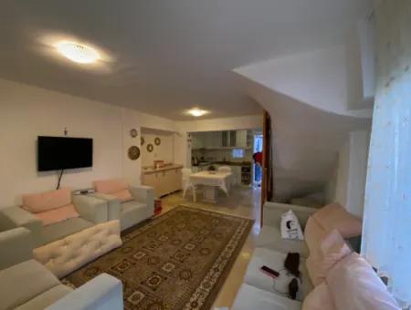 Seferihisar Doğanbeyde Yıldız Tur Sitesi Demize 50Mt Satılık 3+1 Villa