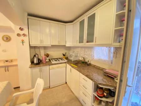 Seferihisar Doğanbeyde Yıldız Tur Sitesi Demize 50Mt Satılık 3+1 Villa