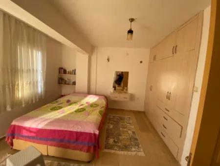 Seferihisar Doğanbeyde Yıldız Tur Sitesi Demize 50Mt Satılık 3+1 Villa